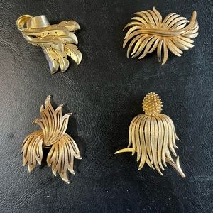 Four gold pins/brooches-Vintage